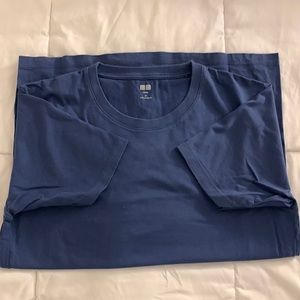 Uniqlo Men’s size M supima cotton blue T-shirt